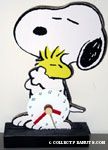 Snoopy hugging Woodstock Wood Clock