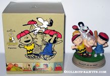 Peanuts Gang baseball team carrying Snoopy Figurine