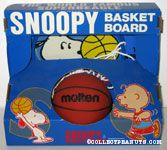Snoopy back board and basketball set