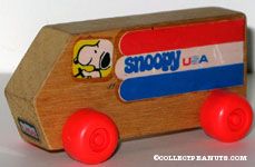 Snoopy Wooden USA Van